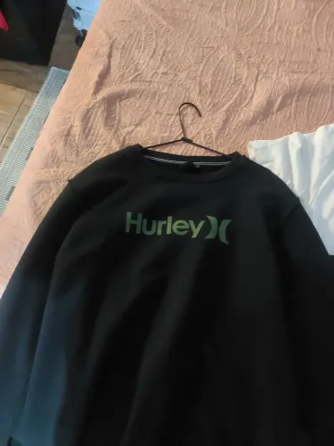 Camisa e moletom originais