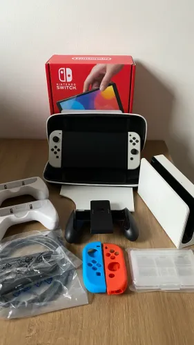 Nintendo Switch OLED Desbloqueado + Caixa + Acessórios | Estado de Novo