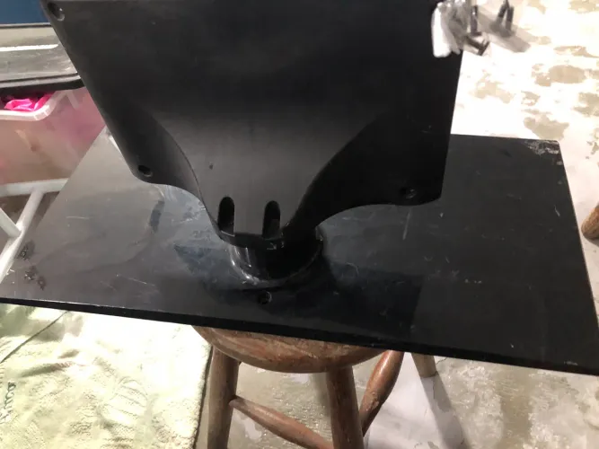 Base pedestal TV