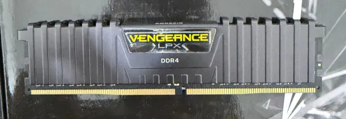 Memória DDR4 8gb 3000MHZ Corsair Vengeance Preto- Loja física