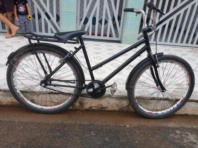 Bicicleta semi nova