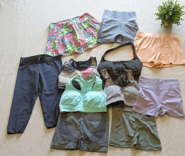 Lote de roupas de academia feminina tamanho P e m (pequeno)