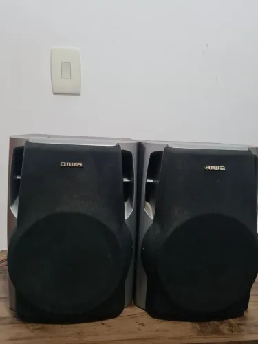 Caixa Som Aiwa ))desapego ((