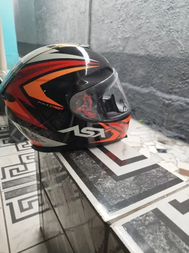 Torro!!!capacete asx tam.60 em ótimo estado de conservação...