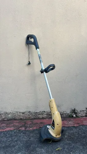 Máquina de cortar grama elétrica