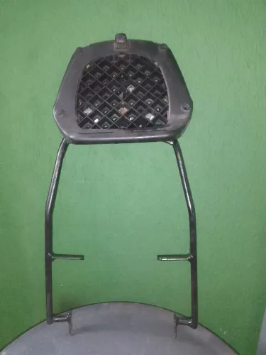 Bagageiro pop 110 com suporte para bauleto