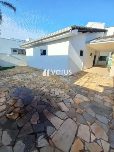 CASA EM CONDOMÍNIO para aluguel, 3 quartos, 1 suíte, 2 vagas, ACLIMACAO - Uberlândia/MG