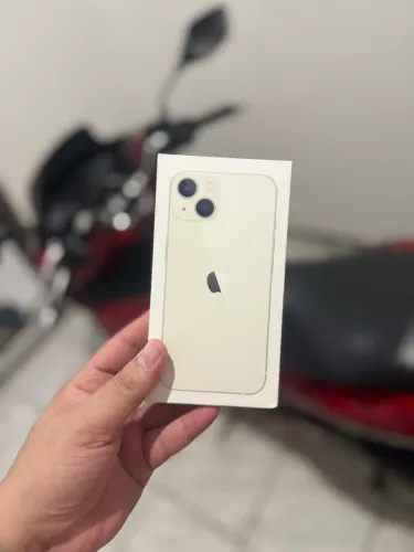Caixa IPhone 13 Branco