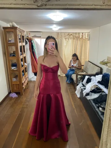Vestido de Formatura Fúcsia em Tecido Estruturado - Sob Medida | Usado 1 Vez