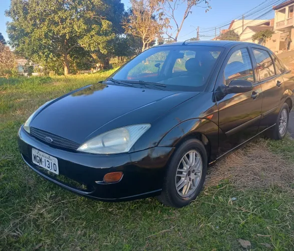 Ford Focus Ghia Sed. 2.0 16v/ 2.0 16V Flex 4P 2002