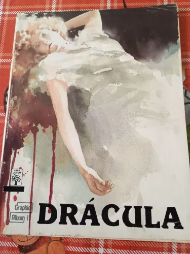 Quadrinhos Grapic álbum Drácula da Marvel
