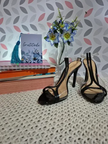 Sandalias schutz seminovas