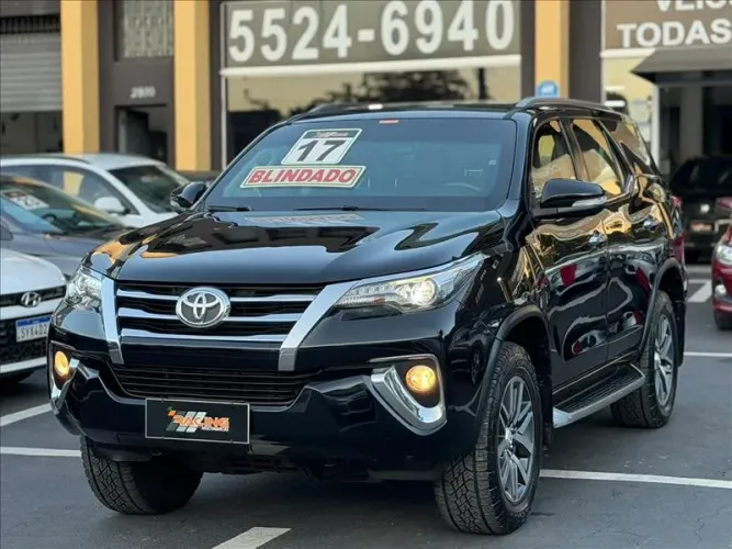 Toyota Hilux SW4 SRX 4X4 2.8 TDI 16V Dies. Aut. 2017