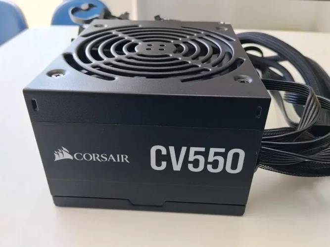 Fonte Corsair 550w