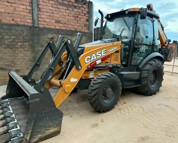 Retroescavadeira case 580n ano 2017