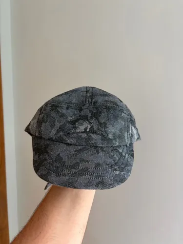 boné lepre jacquard preto e cinza