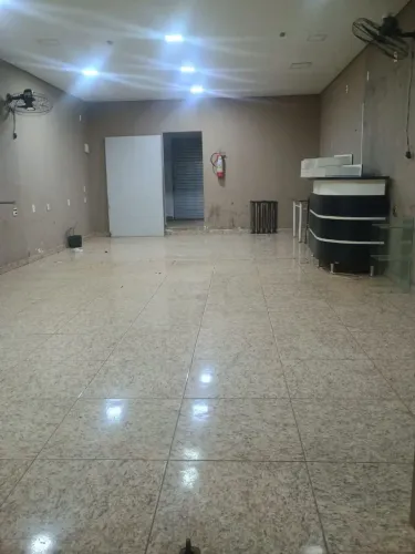Loja comercial grande
