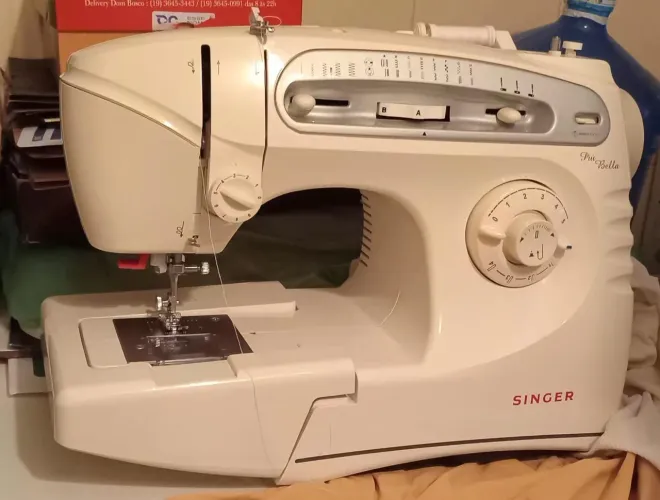 Máquina de costura Singer