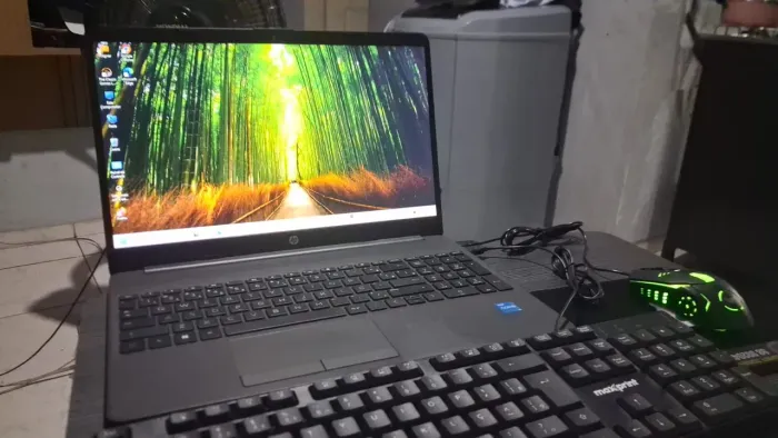Notebook Hp 8ram Processador i3 décima terceira geração SSD 256gb Tela 15.6