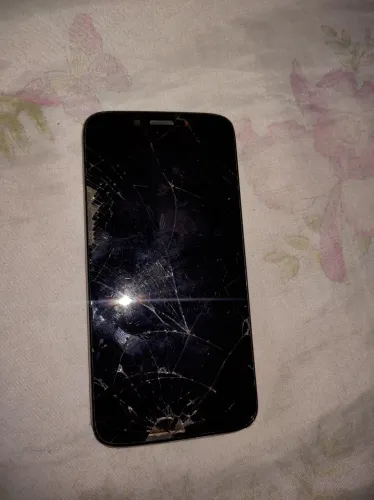 Vendo dois celular Motorola por r$ 100 disposta a fazer negócio