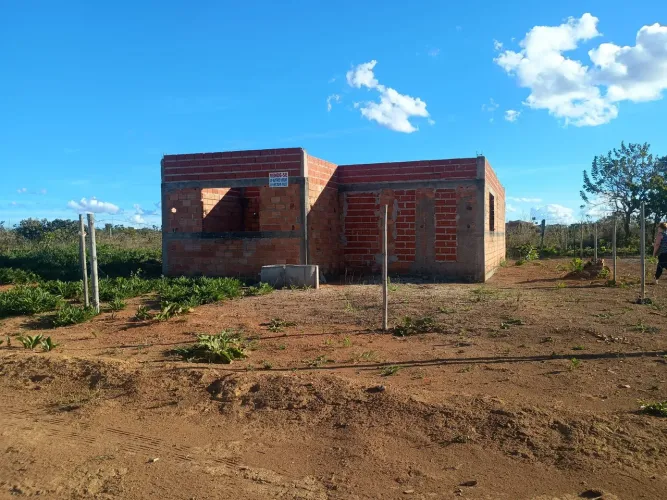 Casa semi construida