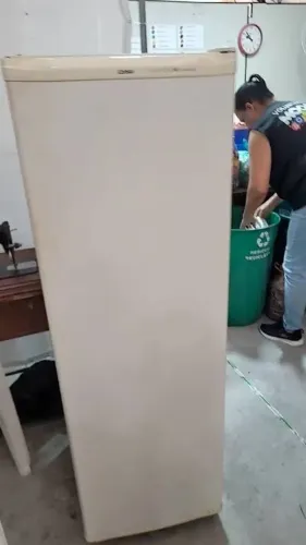 Vendo Geladeira usada barato