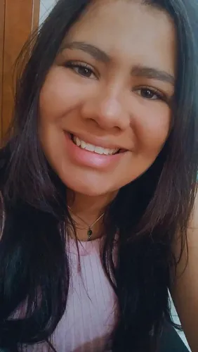 Babá / cuidadora de idosos . 