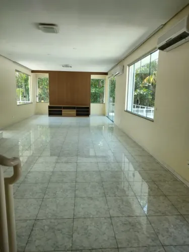 CASA TRIPLEX COM 4 SUÍTES, PISCINA E 4 VAGAS JARDIM ENCONTRO DAS ÁGUAS