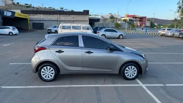 Hyundai HB20 Unique 1.0 Flex 12V Mec. 2019