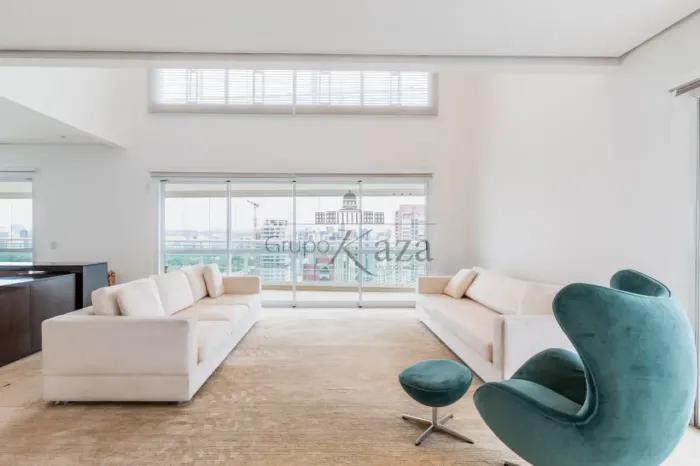 Cobertura - Pinheiros - 4 Suítes - 533m².