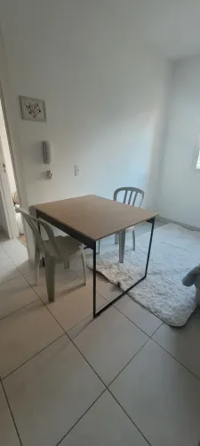 Mesa nova sem cadeiras 