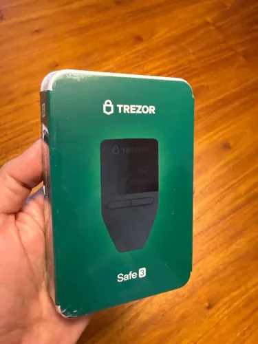 Trezor Safe 3 - Gold