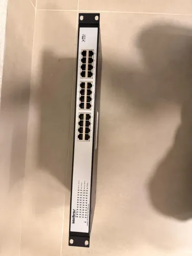 Switch Intelbras 10/100 SF 2400 QR