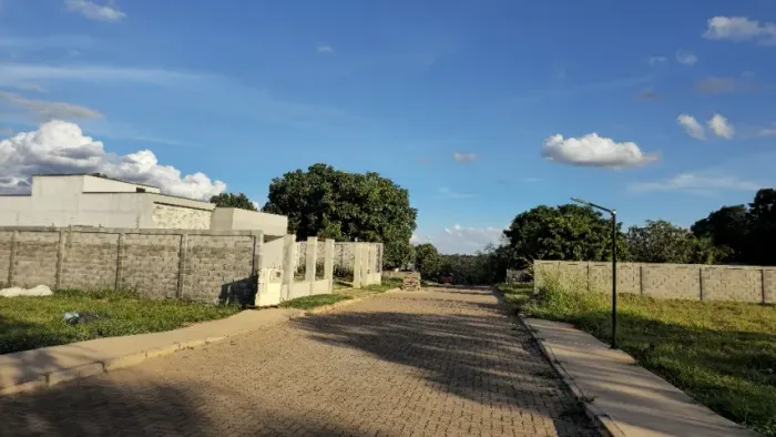 EXCELENTE LOTE DE 704m² NO ALTIPLANO LESTE - Condomínio Fechado