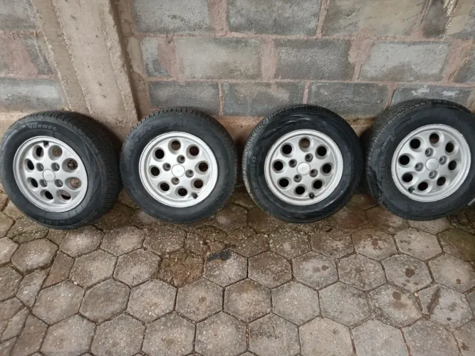 Rodas de liga aro 13 para Ford com pneus