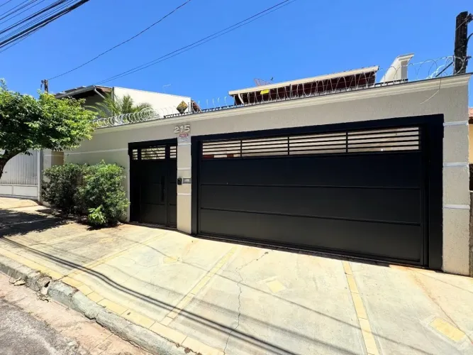 Casa para Venda em Lins, Residencial Morumbi, 3 dormitórios, 1 suíte, 3 banheiros, 2 vagas