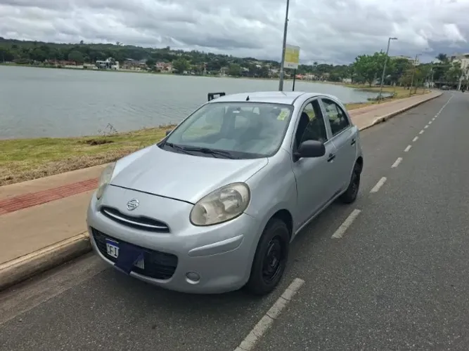 Nissan March 1.0 16V Flex Fuel 5P 2013