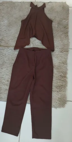 Conjunto calça e blusa