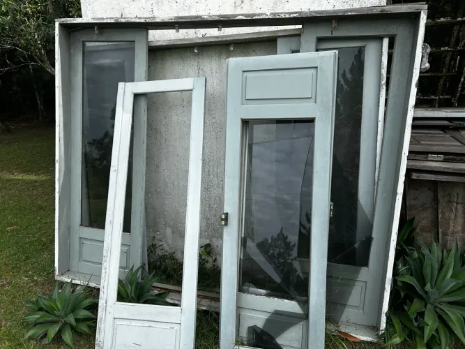 Porta Janela de Correr Madeira de Lei