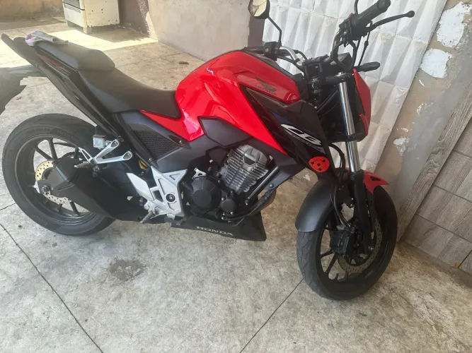 Twister CB300 F