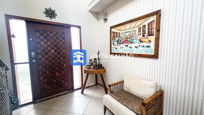 CASA A VENDA NO CONDOMÍNIO ESPAÇO E VERDE - ACEITA PERMUTA