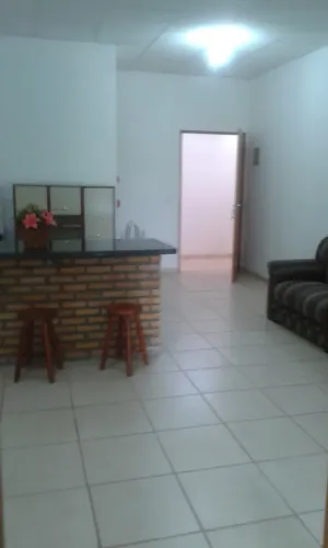 APARTAMENTO 2 QUARTOS AMPLO PADRÃO SIMPLES MUITO CONFORTAVEL E AMPLO TIPO ALOJAMENTO