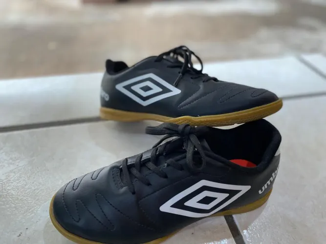 Chuteira Umbro