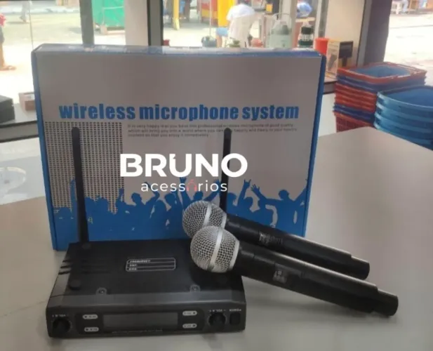 Kit com 2 Microfones sem Fio Duplo com base  Receptora