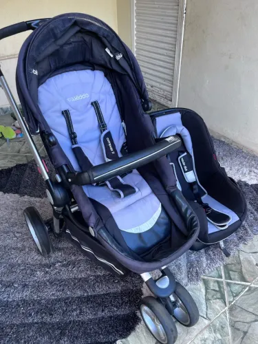 Carrinho de bebê + Bebê conforto Kiddo Compass II