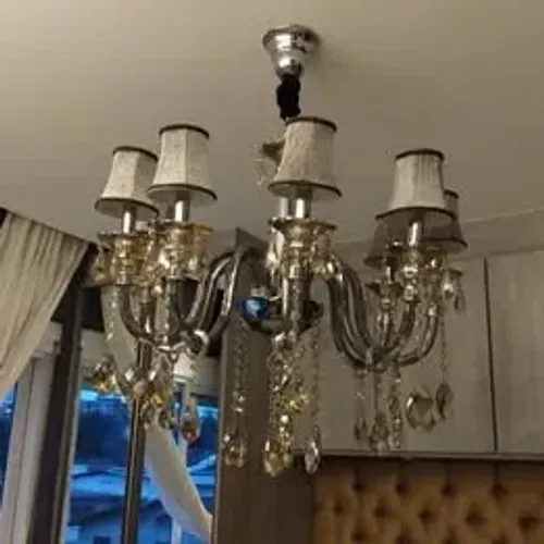 Lustre Candelabro (De porte médio, para quarto de casal)