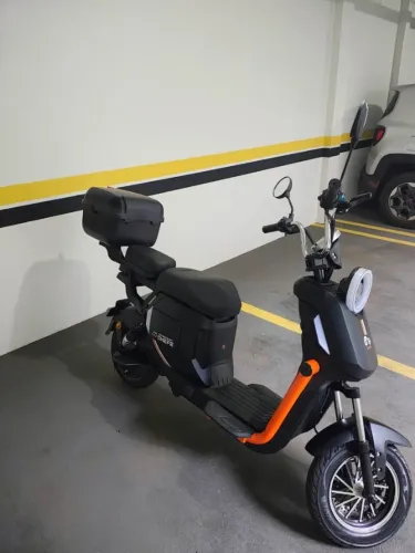 Moto/Scooter Elétrica SOMA 1000W - Sem CNH - Pouco Uso