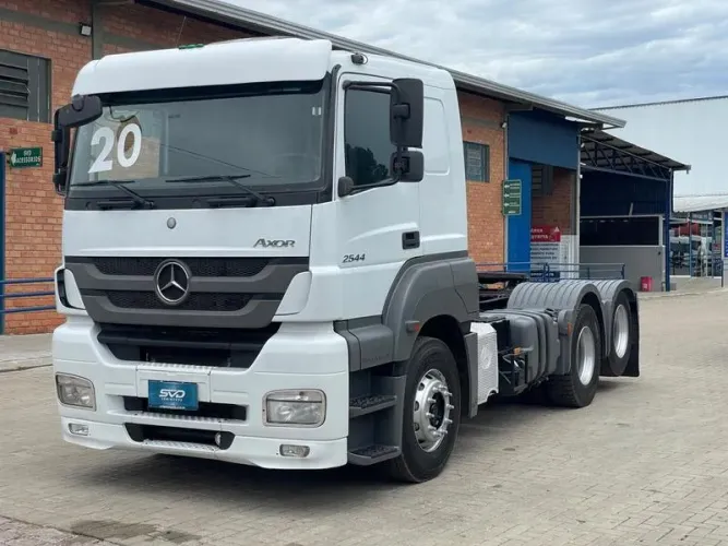 MB AXOR 2544 6X2 ANO 2020 - COM 449 MIL KM - VOLANTE MULTIFUNÇÃO - REPASSE