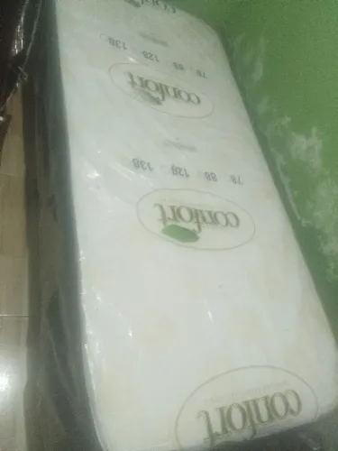 Cama Box solteiro precinho nova plastico Confoort. chama ZAP *37