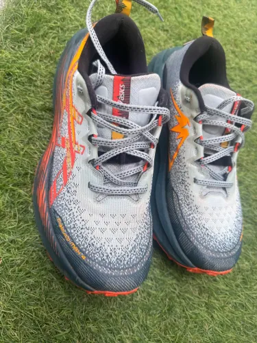 Tênis Trail ASICS Trabuco MAX 4